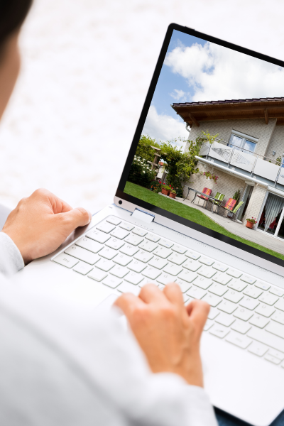 alt="How to House Hunt Like a Pro blog post featured image"